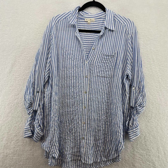 June & Delancey Womens Top size Medium Blue Textured Button Front Striped pocket - Picture 1 of 7